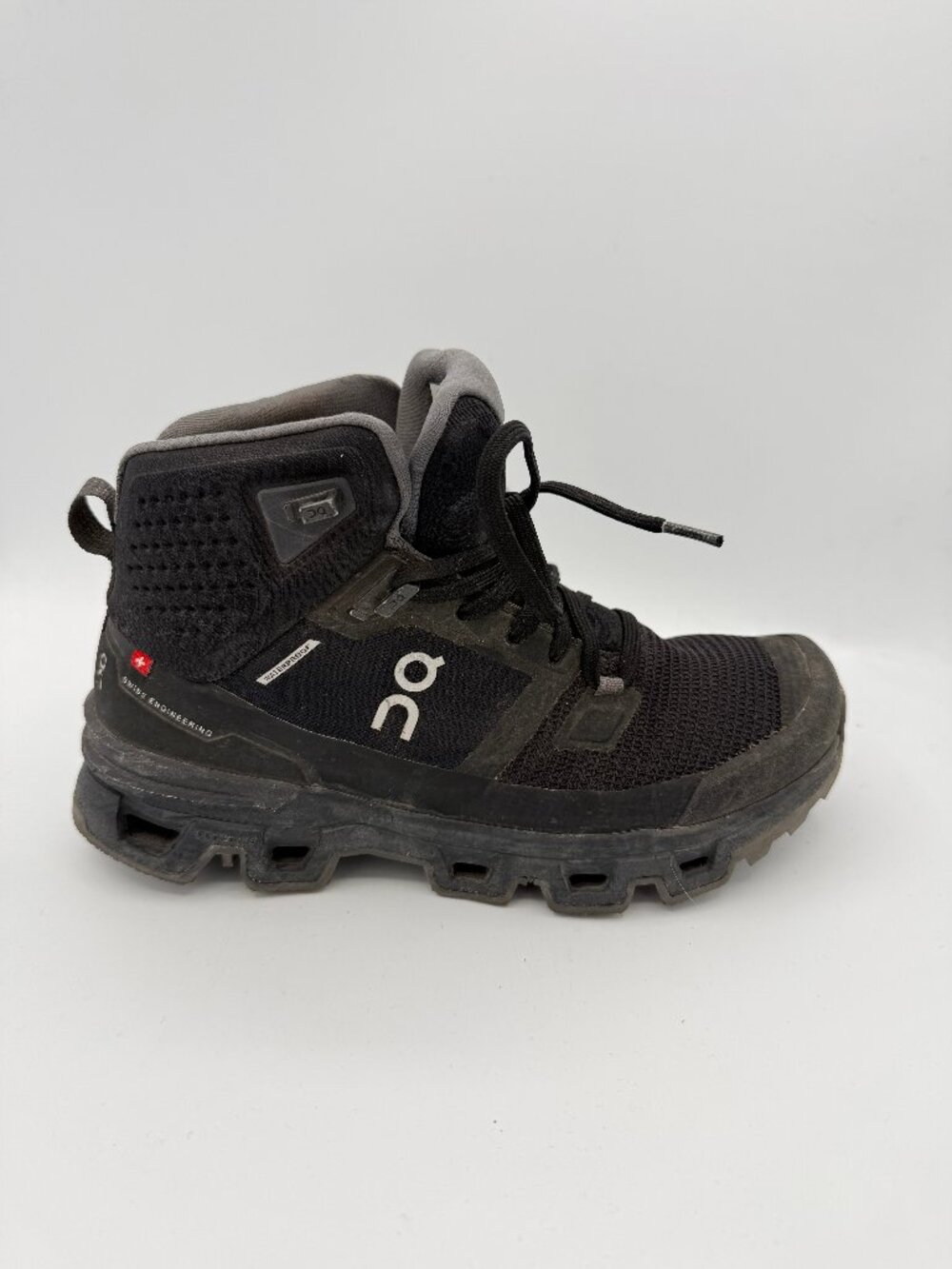 On Cloud Women's Cloudrock Hiking Boots Black 6.5